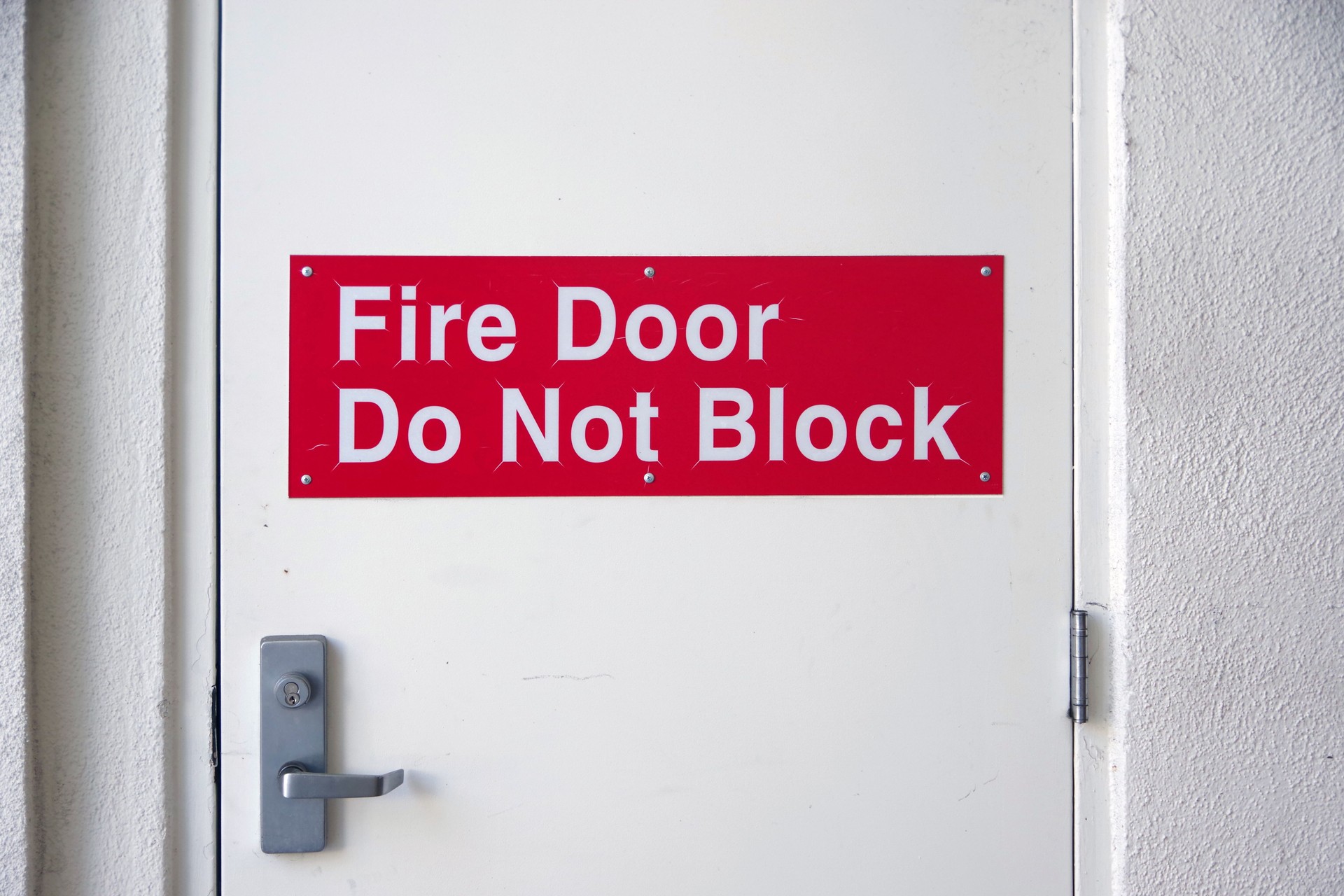 FIRE DOOR DO NOT BLOCK